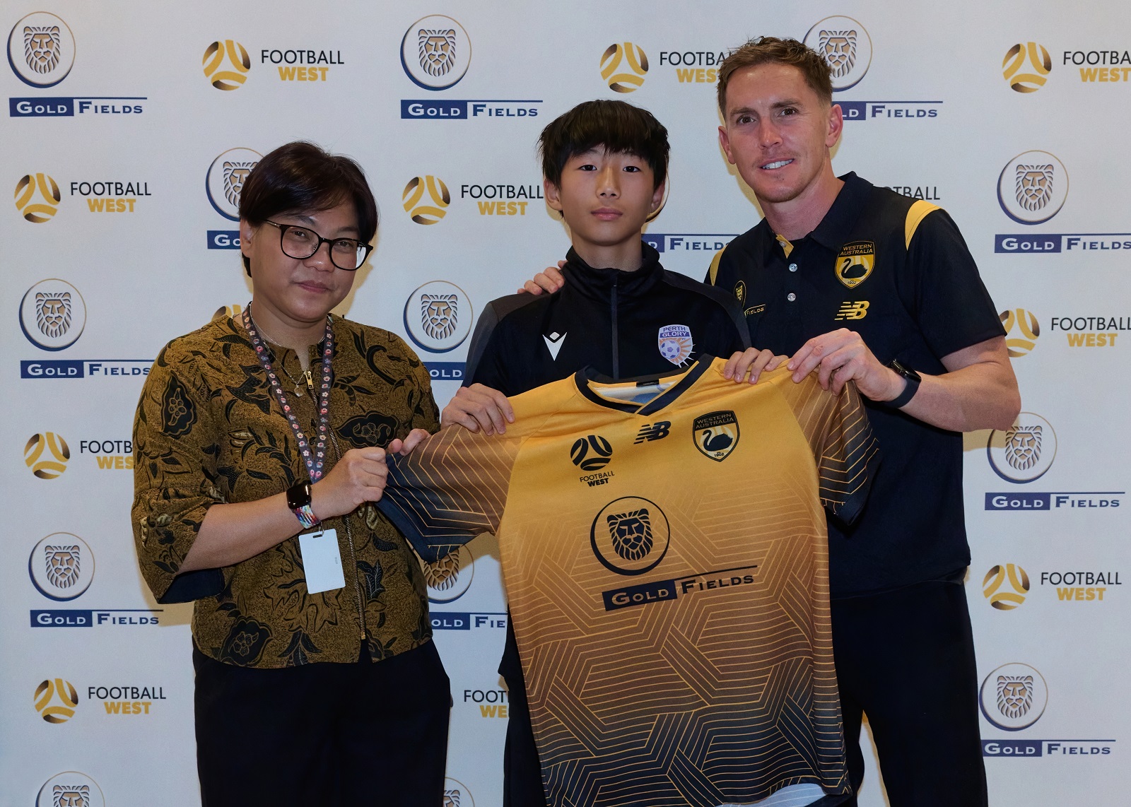 Gold FIelds WA Under 14s Boys Jakarta Indonesian Consul General in Perth Listiana Operananta  Neil Kilkenny